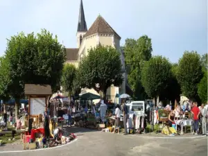 Vide-grenier (© L. Fredouille)