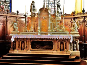 Altarbild von Saint-Pierre -et-Paul-Kirche (© Jean Espirat)