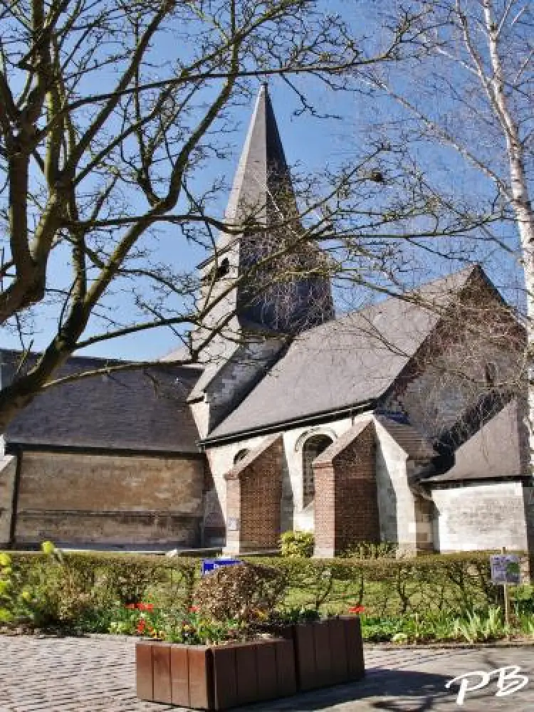 Englos - L'église Sainte-Marie-Madeleine