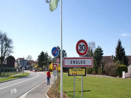 Englos - Le village