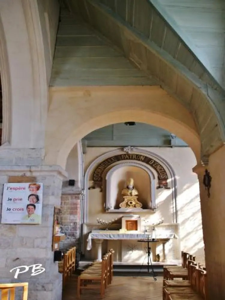 Englos - Intérieur de l'église Sainte-Marie-Madeleine