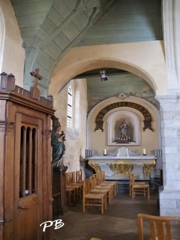 Englos - Intérieur de l'église Sainte-Marie-Madeleine