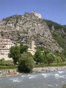 Citadelle, cathédrale et jardins