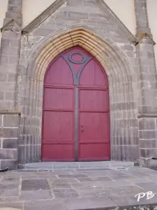 Portail de l'église Saint-Jean-Baptiste