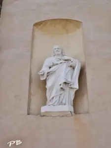 Détail de façade de l'église Saint-Jean-Baptiste