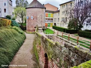 Alte Mauern in der Altstadt (© J.E)