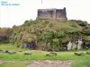 Ruins of the old castle (© J.E)