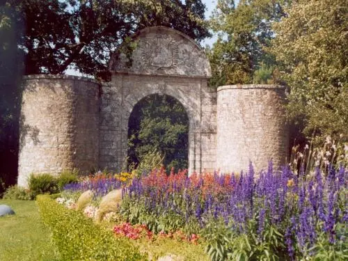 Schloss von Keravéon - Monument in Erdeven