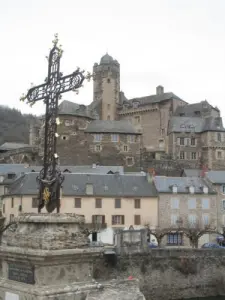 Village & Castle Estaing