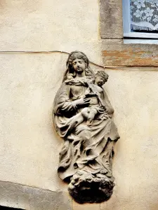 Vierge à l'Enfant, contre un mur (© Jean Espirat)