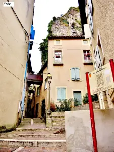 Rue des Grands Ducs, avec un pontil (© J.E)