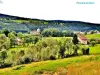 Foncine-le-Haut - The village seen from the path of the source of the Sound ( © JE)