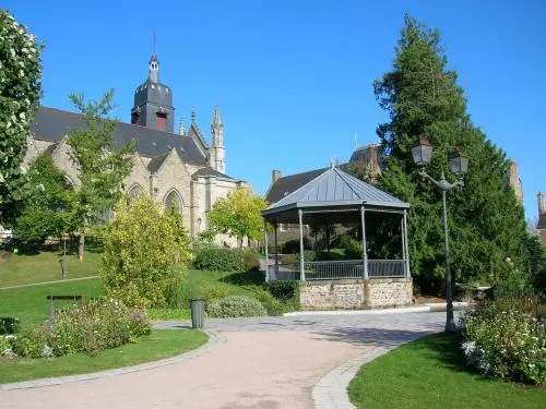 Église Saint-Léonard - Monument à Fougères