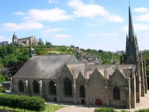 Iglesia Saint-Sulpice - Monumento en Fougères