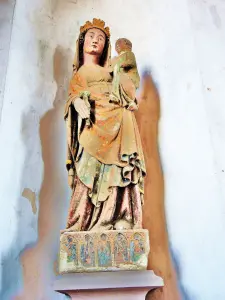 Saint-Valbert - Vierge à l'Enfant, polychrome, dans l'église (© Jean Espirat)