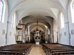 Nave of the church of Fouvent-le-Haut (© JE)