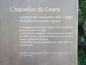 Lagrand - Informations sur l'aqueduc du Céans (© J.E)