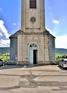 Porche et façade de l'église (© J.E)