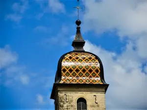 Covering the roof of the bell tower (© JE)