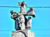 Calvary on the roof of the source of the great circular fountain-lavoir (© J.E)