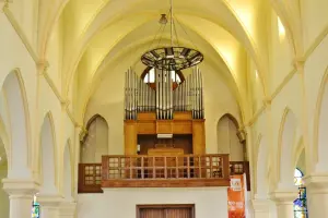 El Interior de la Iglesia