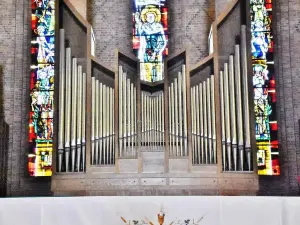 L'interno della chiesa