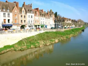 Quai de la Loire (© J.E)