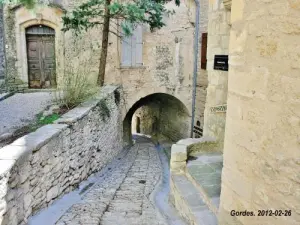 covered Alley (© Jean Espirat)