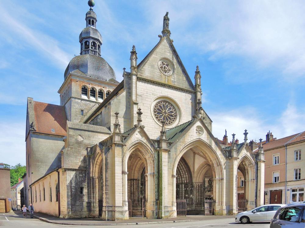 Gray - Basilica of Our Lady of Gray (© JE)