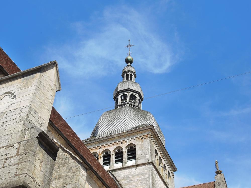 Gray - Belfry of the Basilica (© JE)