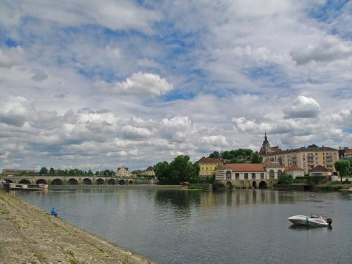 Gray - city Gray to the right bank of the Saone