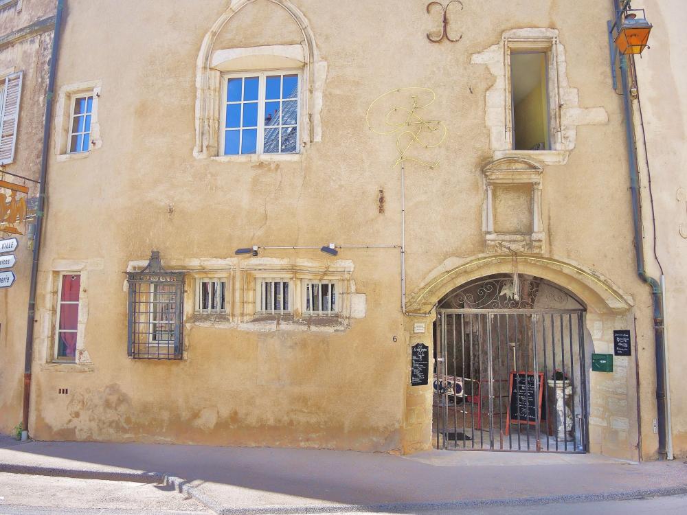 Gray - Former home of Gauthiot Ancier, and former Provost Gray (© JE)