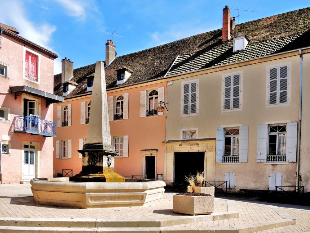Gray - Place the small fountain (© JE)