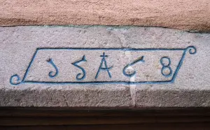 Lintel datiert 1568 (© J. E)