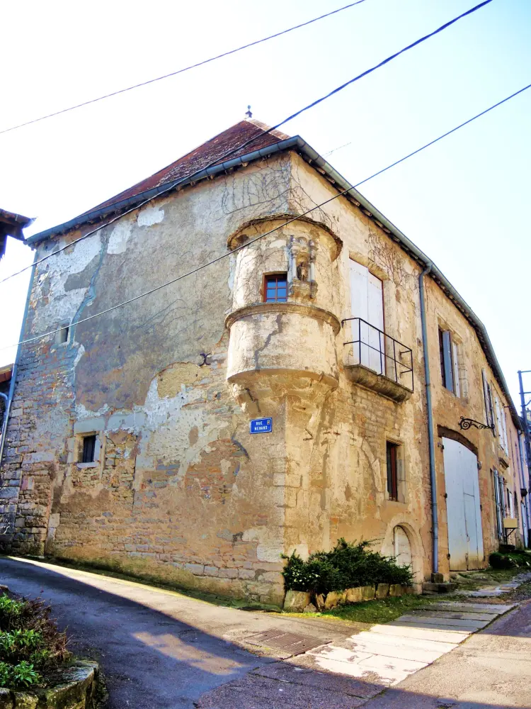 Gy - Maison à tourelle (© Jean Espirat)