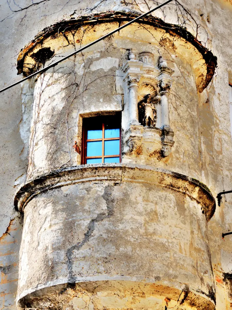 Gy - Détail de la maison à tourelle (© Jean Espirat)