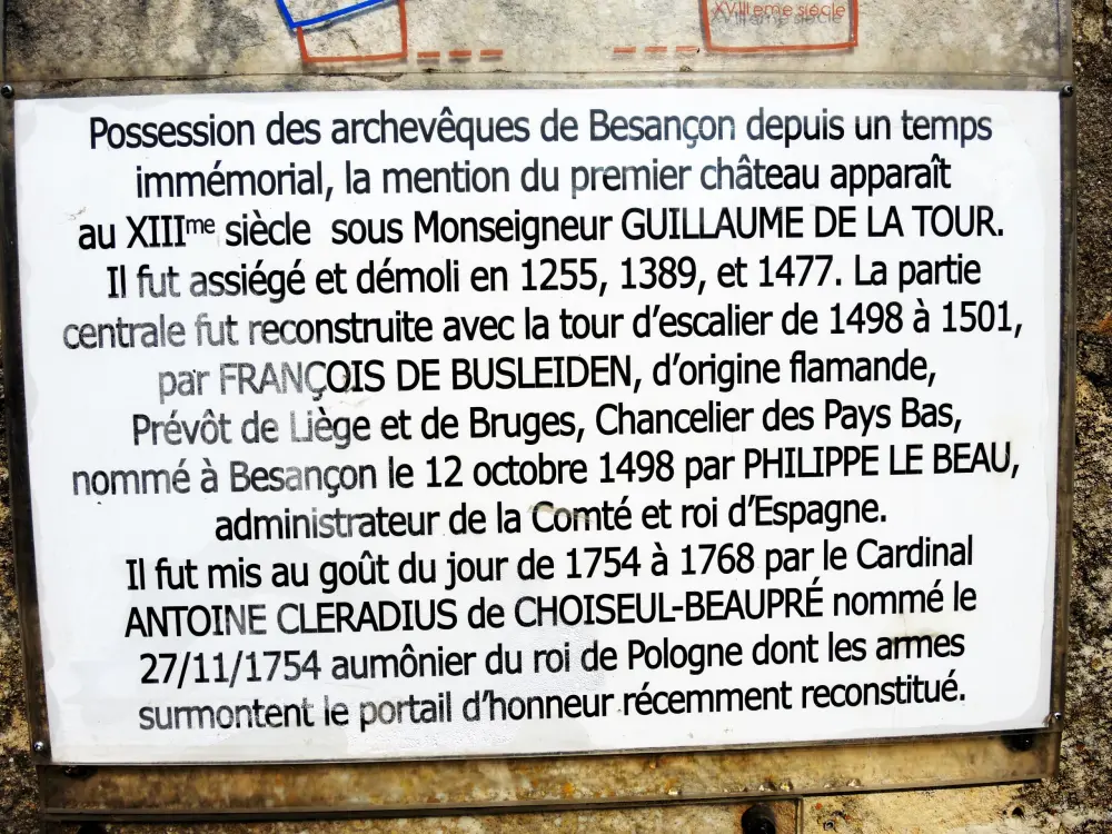 Gy - Informations sur le château (© Jean Espirat)