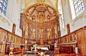 Het interieur van de kerk Saint-Sauveur