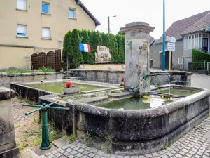 Tavey - Lavatoio a fontana del XVIII secolo (© JE)