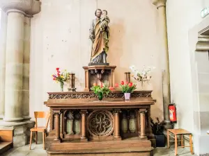 Héricourt - Altaar van Sint-Jozef, in de kerk (© JE)
