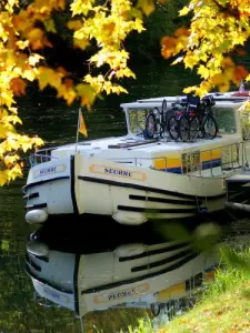 boaters on the Canal