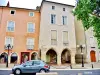 Issoire - House with arcades (© Jean Espirat)