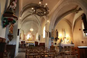 Interior de la iglesia de Javaugues (© L Barruel)