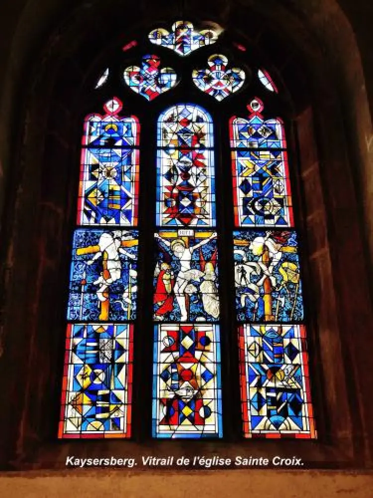 Kaysersberg Vignoble - Vitrail du choeur de l'église Sainte-Croix (© Jean Espirat)