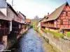 Kaysersberg Vignoble - Entre as fachadas coloridas flui o Weiss (© Jean Espirat)