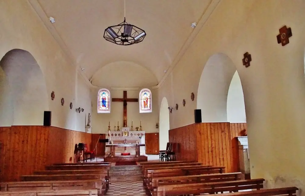 La Beaume - The interior of the church