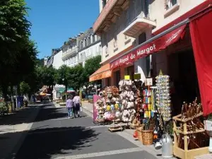 Die Hauptstraße von La Bourboule