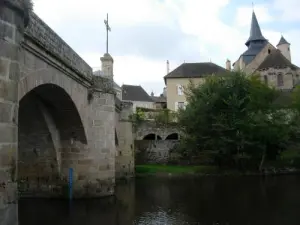 Bridge y de la Iglesia La Celle-Dunoise