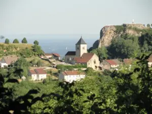 Vue du village de Saint-Laurent-la-Roche