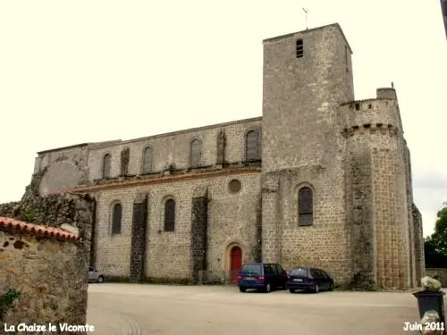 La Chaize-le-Vicomte - Église Saint-Nicolas du XIe siècle